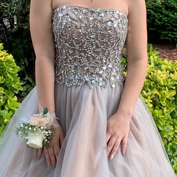 Prom / homecoming dress - Picture 3 of 5